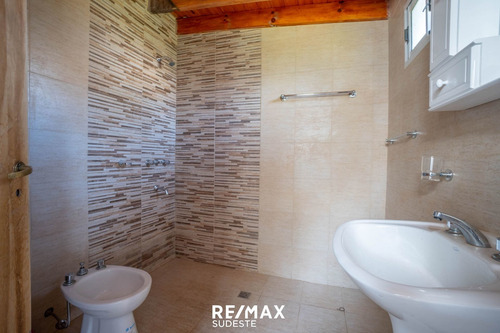 Imagen 18 de 23 de Casa 2 Dormitorios Con Departamento Y Quincho