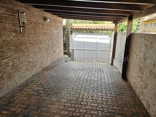 Espectacular Casa En Venta En La Lagunita Country Club Yf