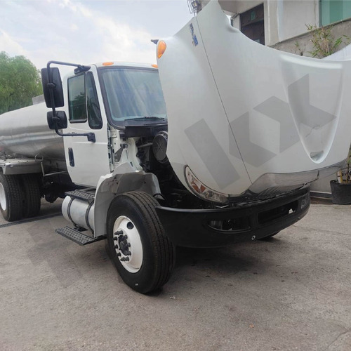 International 4300 Modelo 2013 Con Pipa De Acero Inoxidable