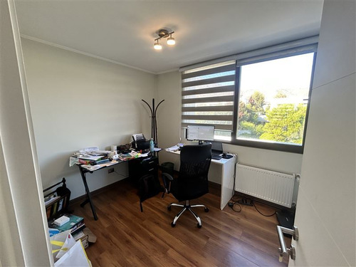 Casa En Venta De 4 Dorm+ Estar + Piscina En Chamiser