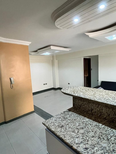 Apartamento En Mañongo Residencias Trébol Plaza Mar - Dlp