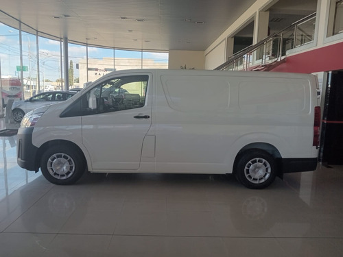 Toyota Hiace 2.8 Tdi Furgón 6at L1h1 3a 4p