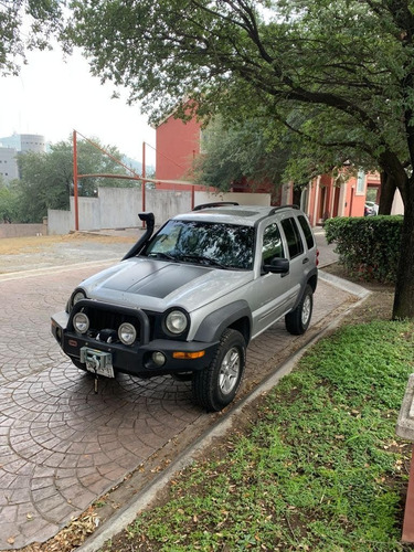 Imagen 3 de 10 de Jeep Liberty
