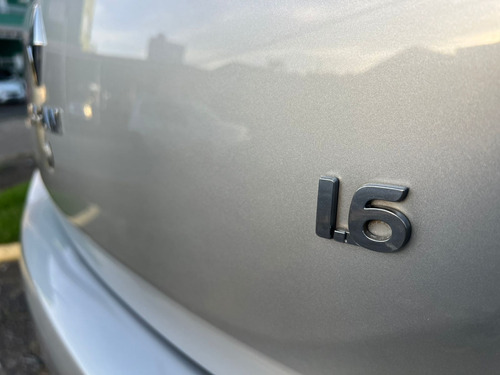 Renault Logan 1.6 Expression Hi-power 4p