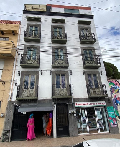 Moderno Edificio Con Solo 5 Años De Antigüedad En Col Centro