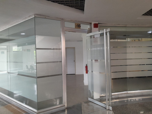María Gabriela García De Inzitu Realtors Tienen El Placer De Ofrecer En Alquiler Un Local Comercial En El Prestigioso Centro Comercial Otama, Ubicado En La Urbanización El Viñedo, Valencia, Carabobo,
