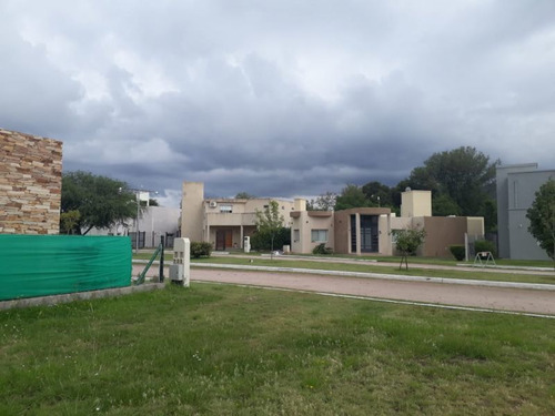 Terreno En Venta En Barrio Cerrado La Pancha I