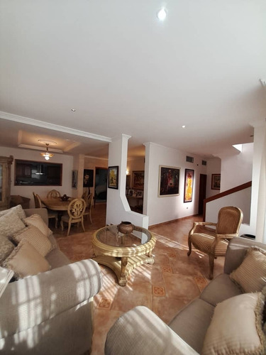 Imagen 4 de 14 de Townhouse En Venta Juanico, Urb. Villas Victoria