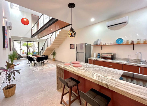 Centro A 2 Cuadras Del Paseo Montejo Hermosa Casa Amueblada (avc-2052)
