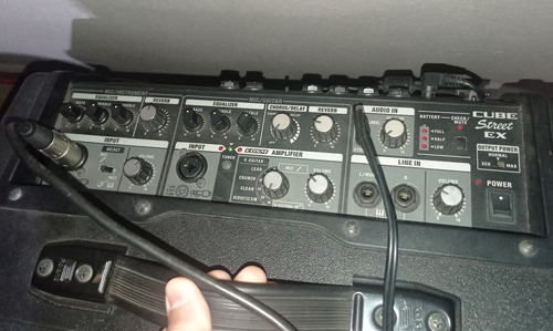 Amplificador Roland Cube Street Ex 50w Preto