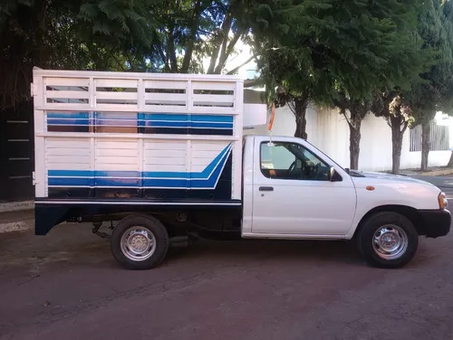 Nissan NP300 2.4 Chasis Dh Mt