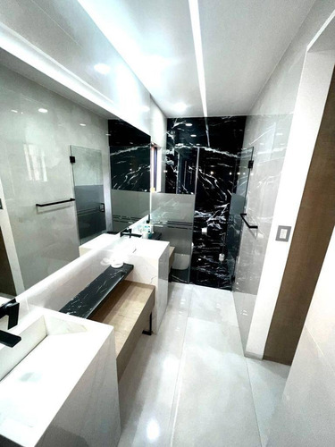 Imagen 5 de 12 de Vendo Hermoso Penthouse En Mañongo Totalmente Amoblado Y Equipado 411mts 14195 Andres Peña
