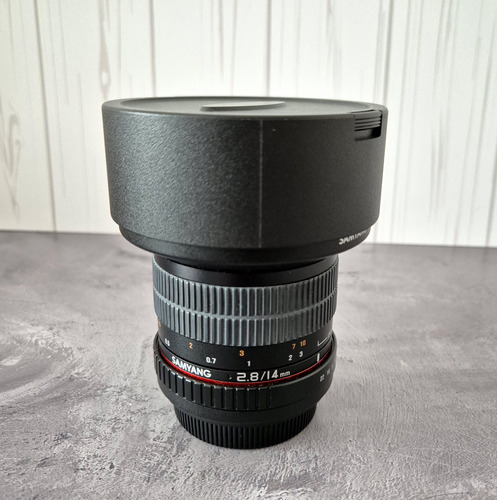 Lente Samyang 14mm F2.8 Ef