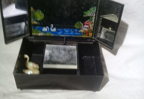 Caja De Música Antigua Sisnes (Usado)