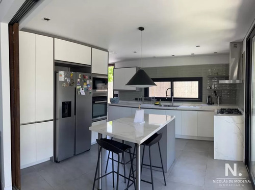 Casa En Venta En Barrio Privado La Arbolada , Punta Del Este