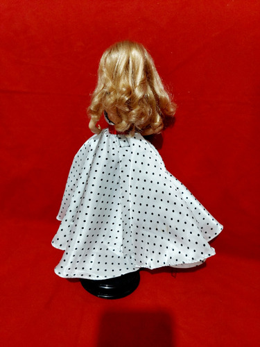Boneca Barbie Collector Loira (Usado)