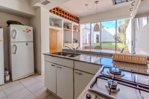 Venta Casa 5 Ambientes Cochera Pileta Parrilla Mas