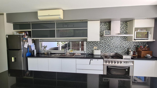 Imagen 9 de 25 de Casa Con 4 Dormitorios En Miraflores Funes Hills