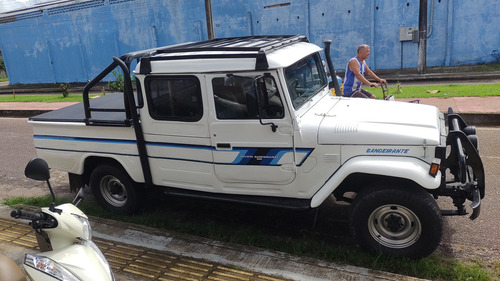 Toyota Bandeirante 3.7 Cab. Simples Longa 2p