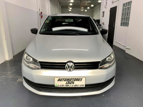Volkswagen Voyage 1.6 Comfortline Plus 101cv 2013