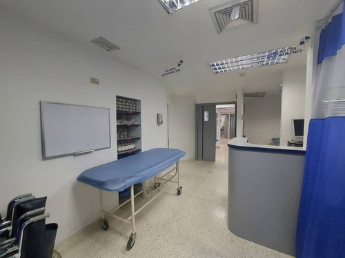 Imagen 19 de 26 de Centro Médico En Venta En El Centro De Maracay