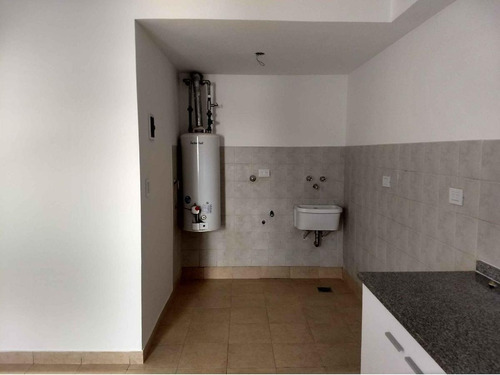 Imagen 6 de 15 de Venta Casa/depto. 2 Dormitorios De Pasillo Excelente Estado, Iriondo 1100 - Gazze