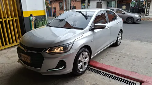 Chevrolet Onix 1.0T Premier Sedan At