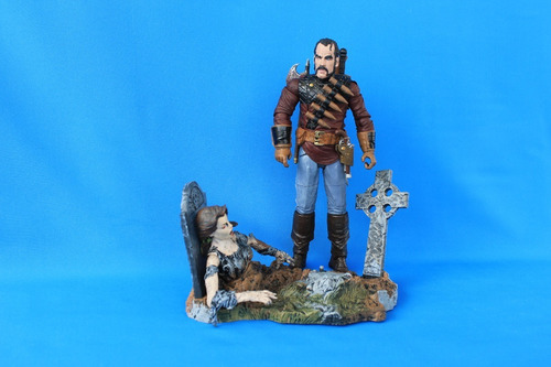 Van Helsing Universal Monsters Diamond Select (Usado)