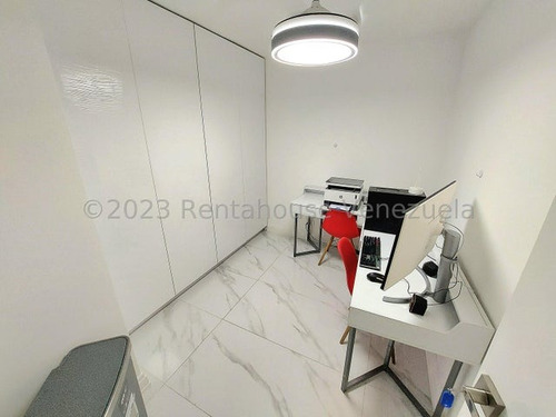 Espectacular Apartamento En Alquiler Santa Paula.25-2063 K.o
