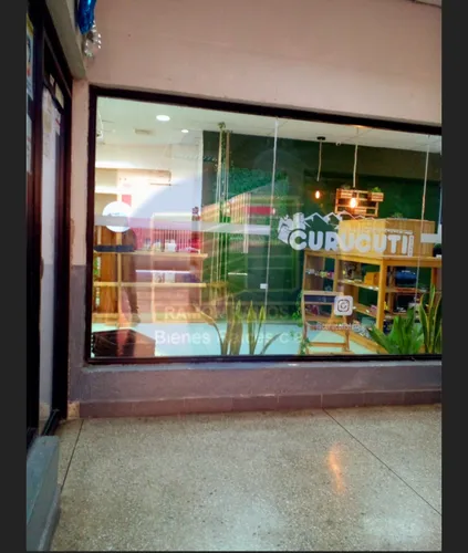 Se Alquila Local Comercial.