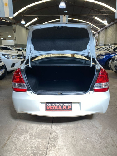 Toyota Etios 1.5 Sedan X