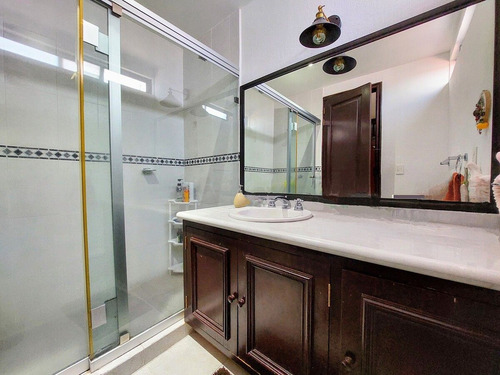 Venta Casa En Cerrada Con Jardin Y Sotano, San Nicolas Totolapan, Cdmx