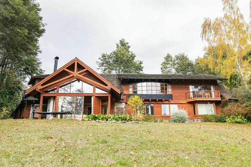 Hermosa Casa Con Vistas Al Lago Villarrica Y Parque De Equit