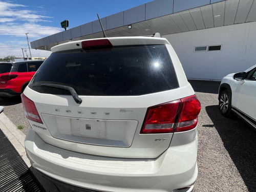 Dodge Journey 2.4 Sxt 7 Pasajeros At