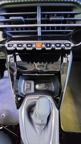 Imagen 17 de 25 de Peugeot 208 Feline Tiptronic Am23- (cg)