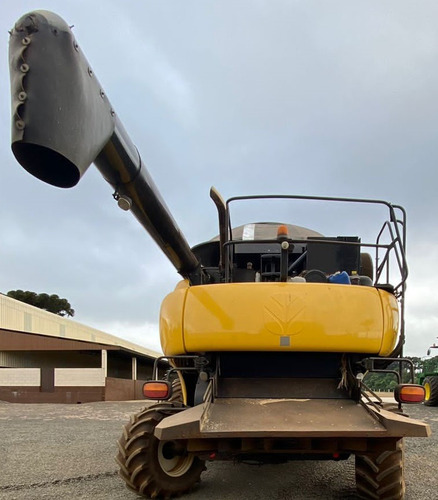 Colheitadeira New Holland Cr 9060 Ano 2011