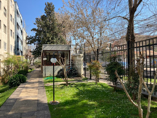 A Pasos De Plaza Ñuñoa, Primer Piso, Oriente