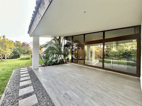 Casa En Venta De 3 Dorm San Anselmo Piedra Roja Chicureo