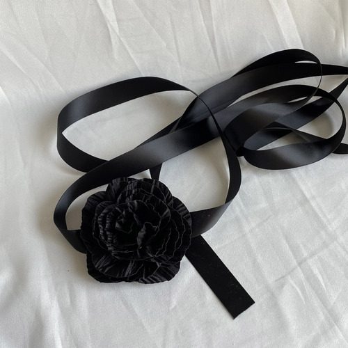 Gargantilla De Tela Con Cuello De Flores Artificiales (wr)
