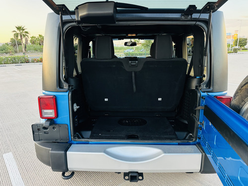 Jeep Wrangler 3.6 3p Sahara V6 4x4 At