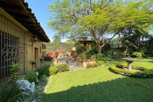 Casa Sola En Las Palmas, Cuernavaca, Morelos - Caen-er-866-cs