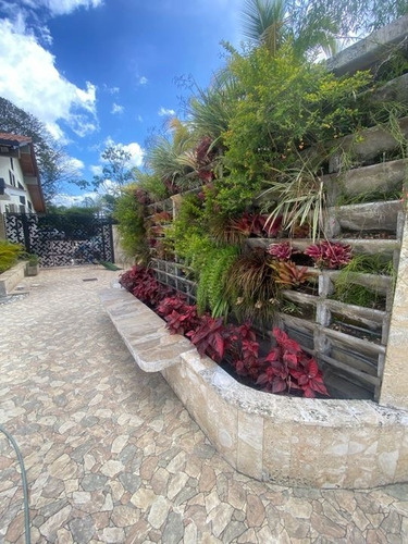 Imagen 12 de 16 de Se Vende Casa 5h+3s/7b+2s/12p Los Campitos 4266