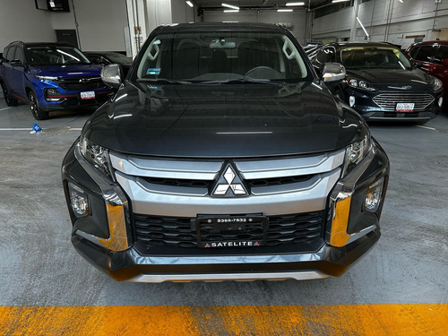 Mitsubishi L200 2.4 Cabina Doble 4x2 Mt