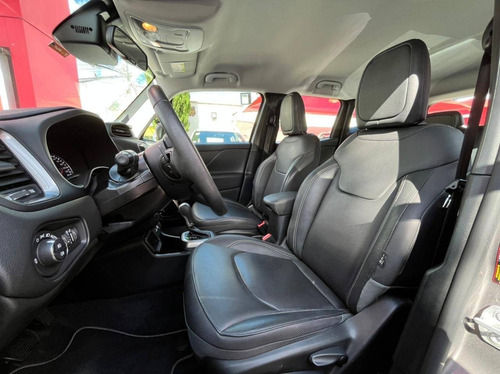 Imagem 13 de 15 de Jeep Renegade 1.8 16v Flex Limited 4p Automático