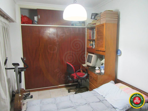 Venta - Casa En 2 Plantas - 4 Dormitorios - 2 Baños ** Apta Credito **