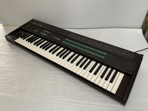 Yamaha Dx7 Digital Programmable Algorithm Synthesizer