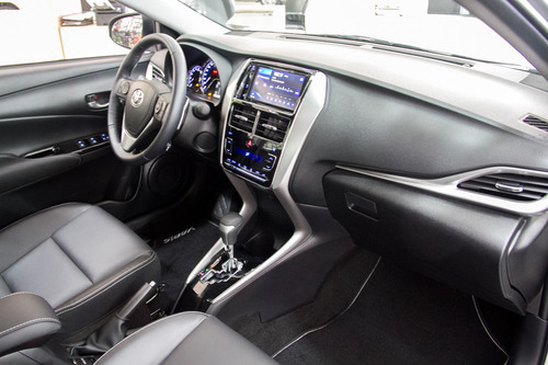 Toyota Yaris Sedan 1.5 Xls Connect Cvt (flex)