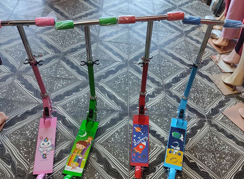 Monopatín Plegable Metal 2 Ruedas Niños Barcelona Azul Claro Scotter