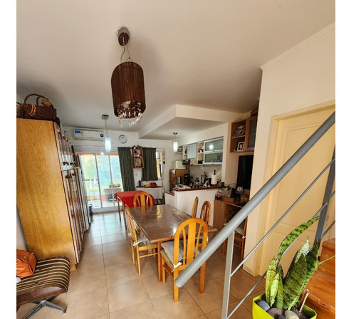 Imagen 2 de 17 de Venta - Casa 3 Ambientes Con Cochera En Barrio Los Robles