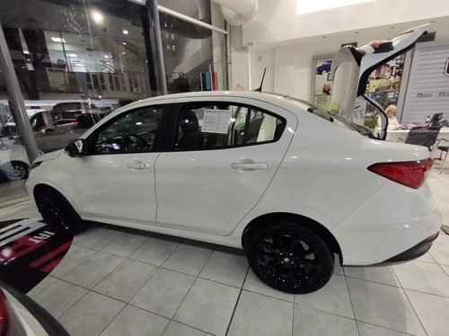 Imagen 16 de 23 de Fiat Cronos Precision 1.8 16v Hgt (dr)
